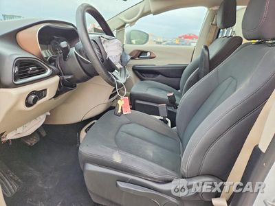Zdjęcie 7 z 13 samochodu: 2019 CHRYSLER PACIFICA VIN:2C4RC1AG6KR597583 - miniatura