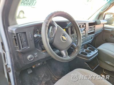 Zdjęcie 8 z 13 samochodu: 2010 GMC SAVANA G2500 VIN:1GTZGFBA3A1160994 - miniatura