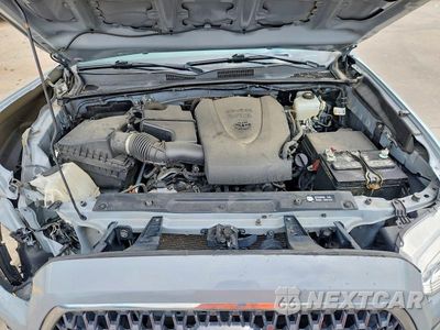 Zdjęcie 11 z 12 samochodu: 2019 TOYOTA TACOMA TRD OFF-ROAD VIN:3TMCZ5AN9KM277451 - miniatura