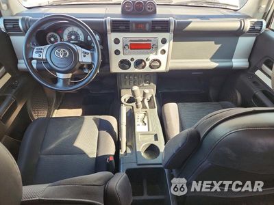 Zdjęcie 8 z 13 samochodu: 2014 TOYOTA FJ CRUISER BASE VIN:JTEBU4BF6EK185815 - miniatura