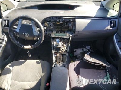 Zdjęcie 8 z 12 samochodu: 2010 TOYOTA PRIUS III VIN:JTDKN3DU1A0045054 - miniatura