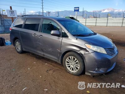 Czwarte zdjęcie samochodu z boku: 2012 TOYOTA SIENNA XLE 8-PASSENGER VIN:5TDYK3DC6CS244479 - miniatura