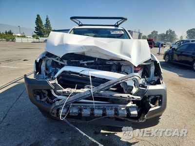 Piąte zdjęcie samochodu w środku: 2020 TOYOTA TACOMA SR VIN:3TYRX5GN7LT001248 - miniatura