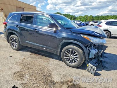 Czwarte zdjęcie samochodu z boku: 2017 TOYOTA HIGHLANDER XLE VIN:5TDJZRFH8HS442514 - miniatura