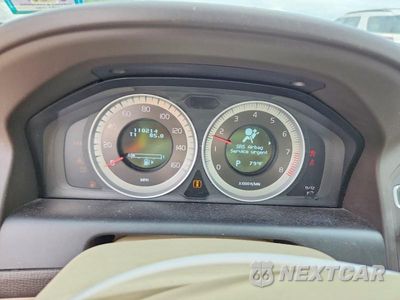 Zdjęcie 9 z 13 samochodu: 2013 VOLVO XC60 T6 VIN:YV4902DZ3D2450728 - miniatura