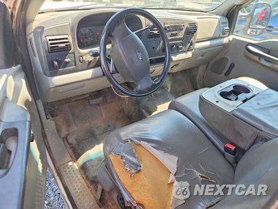Zdjęcie 8 z 13 samochodu: 2005 FORD F350 SRW SUPER DUTY VIN:1FDWX30P35EB48105 - miniatura