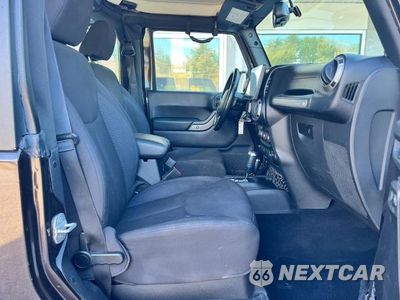 Piąte zdjęcie samochodu w środku: 2013 JEEP WRANGLER SPORT VIN:1C4AJWAGXDL682177 - miniatura