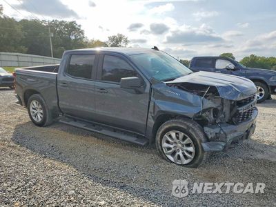 Czwarte zdjęcie samochodu z boku: 2021 CHEVROLET SILVERADO C1500 CUSTOM VIN:1GCPWBEK1MZ379109 - miniatura