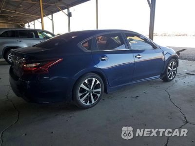 Trzecie zdjęcie samochodu z tyłu: 2017 NISSAN ALTIMA 2.5 SR VIN:1N4AL3AP0HC472627 - miniatura