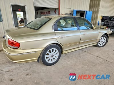 Trzecie zdjęcie samochodu z tyłu: 2004 HYUNDAI SONATA GLS VIN:KMHWF35HX4A078466 - miniatura