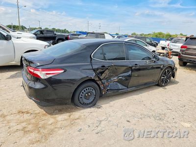 Trzecie zdjęcie samochodu z tyłu: 2018 TOYOTA CAMRY LE VIN:4T1B11HK2JU060935 - miniatura