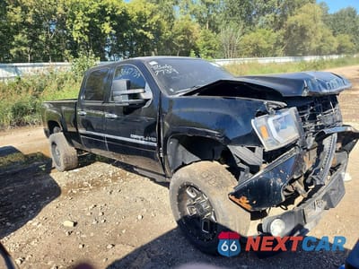 Czwarte zdjęcie samochodu z boku: 2011 GMC SIERRA K3500 DENALI VIN:1GT426C86BF181802 - miniatura