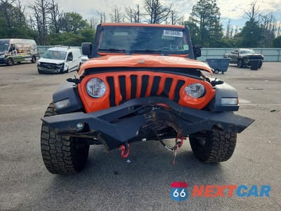 Piąte zdjęcie samochodu w środku: 2018 JEEP WRANGLER UNLIMITED SPORT VIN:1C4HJXDG7JW190149 - miniatura