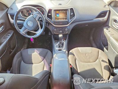 Zdjęcie 8 z 12 samochodu: 2017 JEEP CHEROKEE LATITUDE VIN:1C4PJLCS0HW554416 - miniatura