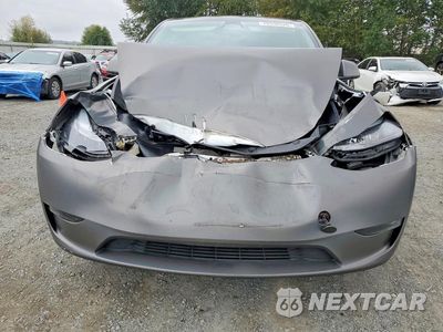 Piąte zdjęcie samochodu w środku: 2023 TESLA MODEL Y VIN:7SAYGDEE2PF782228 - miniatura