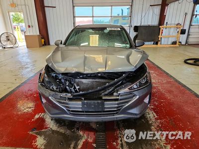 Piąte zdjęcie samochodu w środku: 2019 HYUNDAI ELANTRA SE VIN:KMHD74LF2KU882591 - miniatura