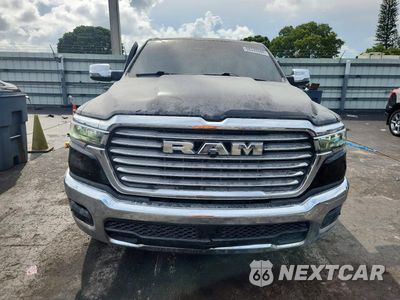 Piąte zdjęcie samochodu w środku: 2019 RAM 1500 LARAMIE VIN:1C6RREJP9SN721422 - miniatura