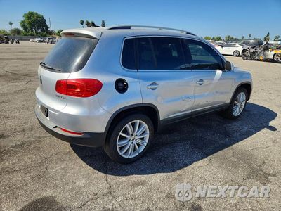 Trzecie zdjęcie samochodu z tyłu: 2012 VOLKSWAGEN TIGUAN S VIN:WVGAV7AX6CW528178 - miniatura
