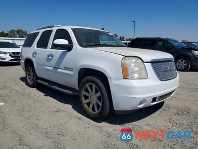 Czwarte zdjęcie samochodu z boku: 2008 GMC YUKON DENALI VIN:1GKFK63888J146116 - miniatura