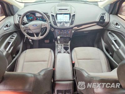 Zdjęcie 8 z 13 samochodu: 2017 FORD ESCAPE TITANIUM VIN:1FMCU0J9XHUD39332 - miniatura