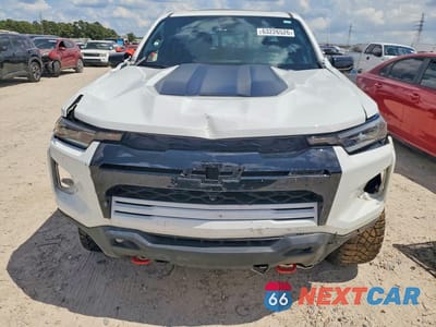 Piąte zdjęcie samochodu w środku: 2024 CHEVROLET COLORADO ZR2 VIN:1GCPTFEK0R1216215 - miniatura