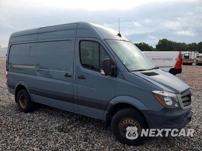 Czwarte zdjęcie samochodu z boku: 2016 MERCEDES-BENZ SPRINTER 3500 DELIVERY VAN VIN:WD3PF3DC3GP209442 - miniatura