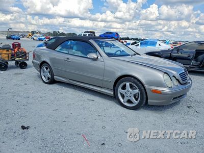 Czwarte zdjęcie samochodu z boku: 2003 MERCEDES-BENZ CLK 430 VIN:WDBLK70G23T138119 - miniatura