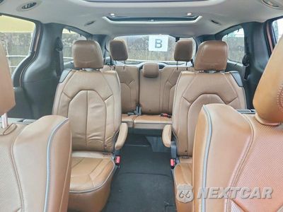 Zdjęcie 10 z 14 samochodu: 2017 CHRYSLER PACIFICA LIMITED VIN:2C4RC1GG7HR769975 - miniatura