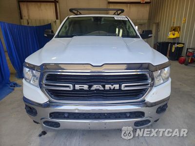 Piąte zdjęcie samochodu w środku: 2019 RAM 1500 BIG HORN/LONE STAR VIN:1C6RREBT3KN683200 - miniatura