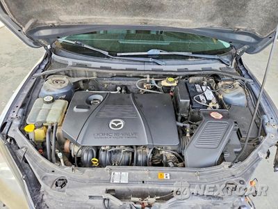 Zdjęcie 11 z 12 samochodu: 2005 MAZDA 3 HATCHBACK VIN:JM1BK343351237625 - miniatura
