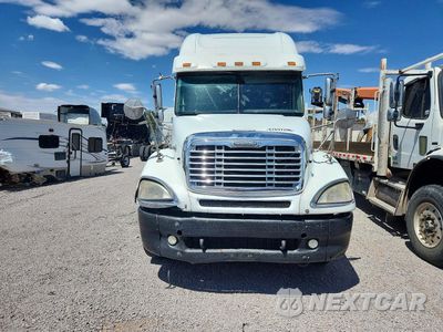 Piąte zdjęcie samochodu w środku: 2005 FREIGHTLINER COLUMBIA 120 SEMI TRUCK VIN:1FUJA6CKX5PU02388 - miniatura