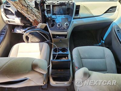Zdjęcie 8 z 13 samochodu: 2016 TOYOTA SIENNA LE VIN:5TDKK3DC5GS761980 - miniatura