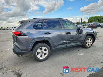 Trzecie zdjęcie samochodu z tyłu: 2019 TOYOTA RAV4 XLE VIN:JTMW1RFV4KD025915 - miniatura