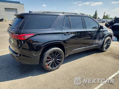 Trzecie zdjęcie samochodu z tyłu: 2023 CHEVROLET TRAVERSE PREMIER VIN:1GNEVKKW8PJ219904 - miniatura