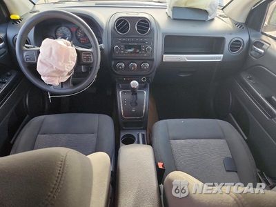 Zdjęcie 8 z 12 samochodu: 2016 JEEP COMPASS SPORT VIN:1C4NJCBA5GD664761 - miniatura