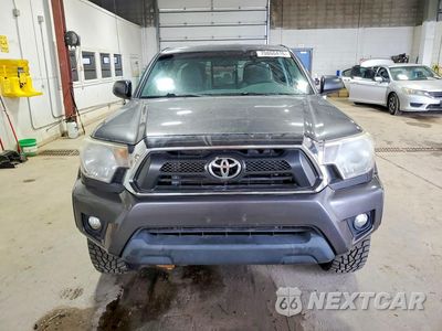 Piąte zdjęcie samochodu w środku: 2015 TOYOTA TACOMA V6 VIN:5TFUU4EN1FX143878 - miniatura