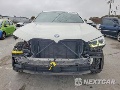 Piąte zdjęcie samochodu w środku: 2022 BMW X6 M50I VIN:5UXCY8C0XN9L68476 - miniatura