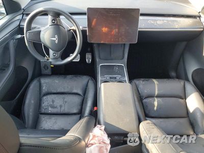 Zdjęcie 8 z 12 samochodu: 2025 TESLA MODEL Y VIN:7SAYGDED0SF257605 - miniatura