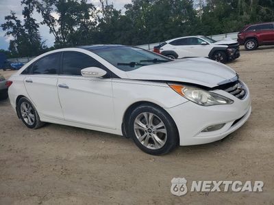 Czwarte zdjęcie samochodu z boku: 2013 HYUNDAI SONATA LIMITED VIN:5NPEC4AC9DH517609 - miniatura