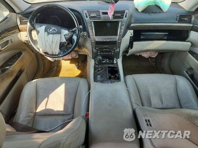 Zdjęcie 8 z 12 samochodu: 2007 LEXS LS 460 VIN:JTHBL46F375011119 - miniatura