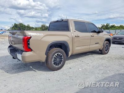 Trzecie zdjęcie samochodu z tyłu: 2026 TOYOTA TUNDRA SR5 VIN:5TFLA5DB8TX392997 - miniatura