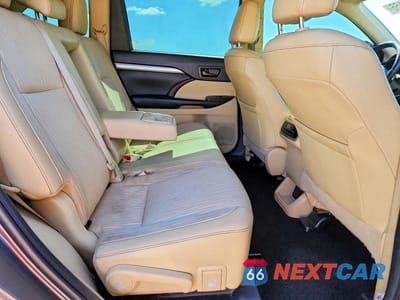 Zdjęcie 11 z 13 samochodu: 2019 TOYOTA HIGHLANDER LE PLUS VIN:5TDZZRFH0KS361596 - miniatura