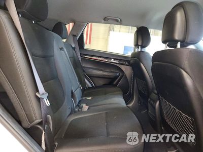 Zdjęcie 11 z 13 samochodu: 2014 KIA SORENTO LX VIN:5XYKT3A6XEG482966 - miniatura