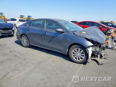 Czwarte zdjęcie samochodu z boku: 2024 KIA FORTE LX VIN:3KPF24AD3RE742734 - miniatura