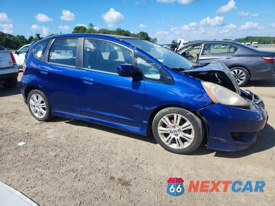 Czwarte zdjęcie samochodu z boku: 2010 HONDA FIT SPORT VIN:JHMGE8H42AC009612 - miniatura