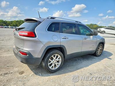 Trzecie zdjęcie samochodu z tyłu: 2016 JEEP CHEROKEE LATITUDE VIN:1C4PJLCB5GW136433 - miniatura