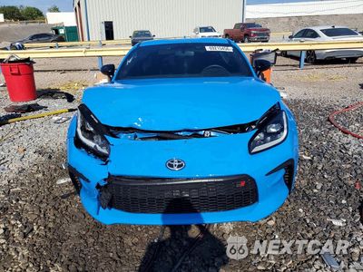 Piąte zdjęcie samochodu w środku: 2024 TOYOTA GR 86 PREMIUM VIN:JF1ZNBE14R8753525 - miniatura