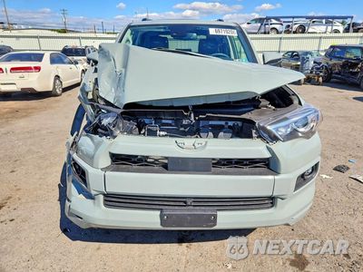 Piąte zdjęcie samochodu w środku: 2022 TOYOTA 4RUNNER TRD SPORT VIN:JTESU5JR8N6055805 - miniatura