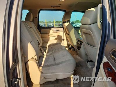 Zdjęcie 11 z 13 samochodu: 2012 CHEVROLET SUBURBAN K1500 LS VIN:1GNSKHE74CR323837 - miniatura