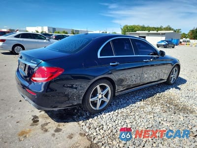 Trzecie zdjęcie samochodu z tyłu: 2017 MERCEDES-BENZ E 300 4MATIC VIN:WDDZF4KB4HA087411 - miniatura
